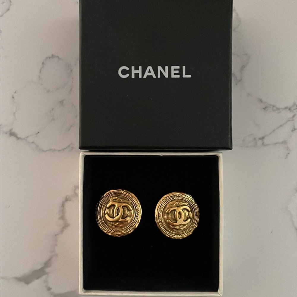 CHANEL CC Logo Button Clip-On Earrings Vintage